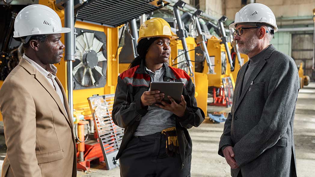 Discussions between contractors at the latest forum in Canada as part of Canadian Contractor