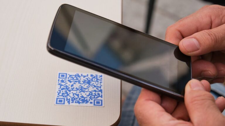 Safety observations being reported via QR code to ensure health and safety compliance for organisations.